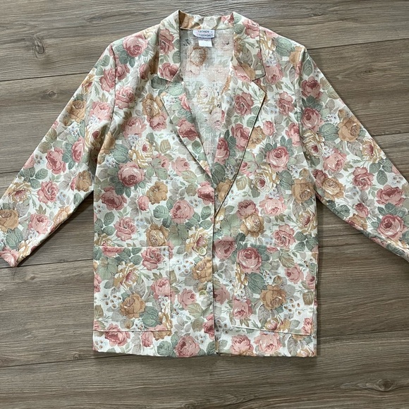 VINTAGE Fashion Crossroads Floral Womens Blazer Pink, Green, and Cream Medium - Picture 4 of 9